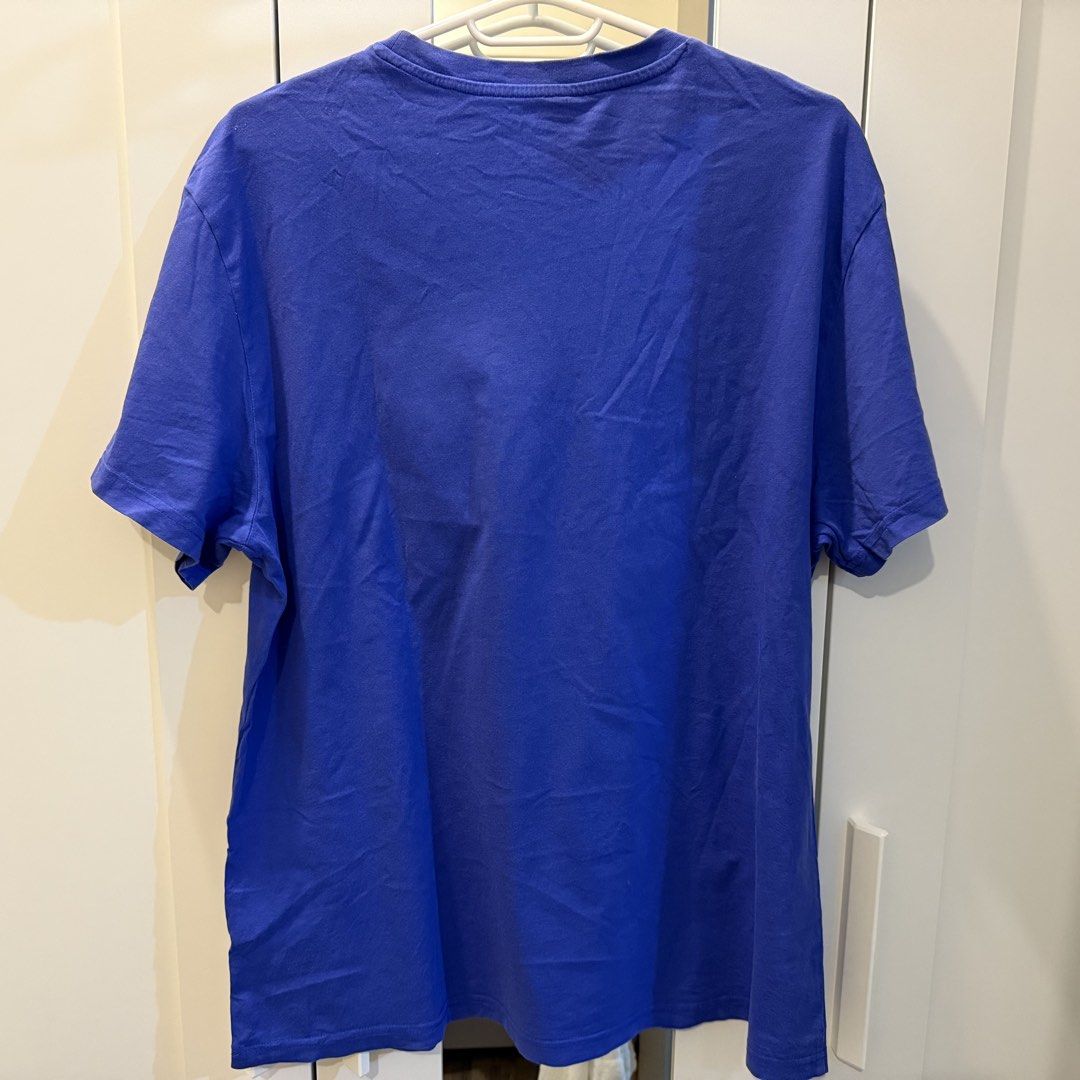 H&M Blue Regular Fit T-Shirt Size L (Category: Tshirts & Polo Shirts ) located in Marikina City. Submitted by lovegoeson (Listing ID 1467531029, Image 3). Description: - Brand: H&M - Color: Solid Blue - Size: L (EUR/US/CN 175/108A) - Fit: Regular fit with standard crew neckline and short sleeves - Style: Simple basic piece, perfect for everyday casual wear and easy to match with jeans or shorts.