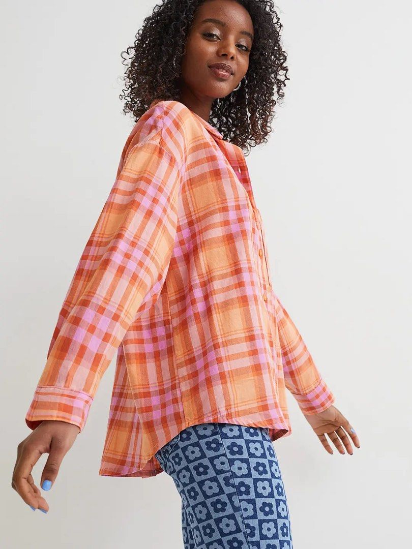 H&M checked oversize wide shirt (Category: Longsleeves) located in Cordova. Submitted by thedecluterrer (Listing ID 1467515203, Image 3). Description: .