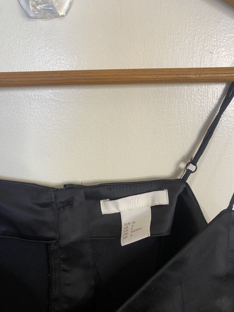 H&m croptop S Sale12 (Category: Sleeveless) located in Baguio. Submitted by buyforless_2600 (Listing ID 1467389319, Image 2). Description: .