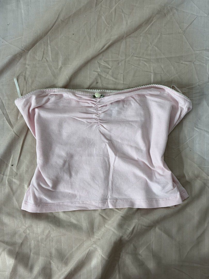 H&M Black/Pink tube top (Category: Sleeveless) located in Quezon City. Submitted by gem_210 (Listing ID 1467409750, Image 2). Description: > DM for more pictures > 100 Each > Pink size: M > Black size: XS.