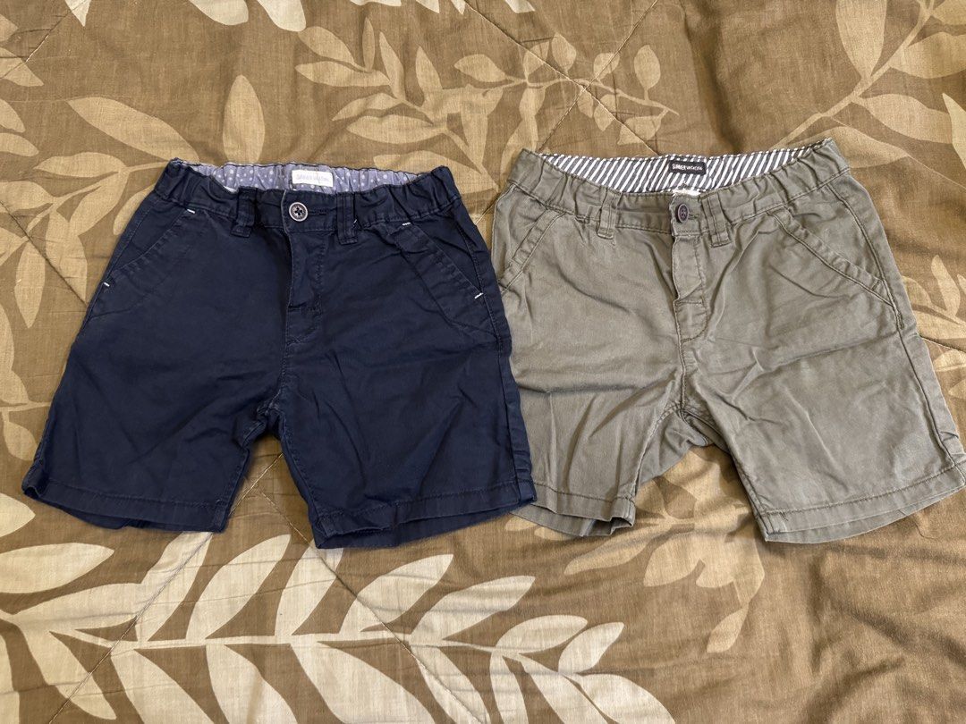 H&M Shorts - Set (Category: Babies & Kids Fashion) located in Makati City. Submitted by averysbabyshop (Listing ID 1467449686, Image 1). Description: 12-18M on tag Flaw: small hole on green short.