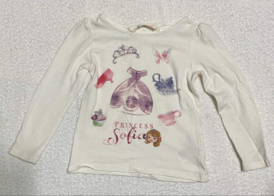 H&M white Long sleeves (Category: Babies & Kids Fashion) located in Morong. Submitted by ladygjimenez0224 (Listing ID 1467390546, Image 1). Description: .