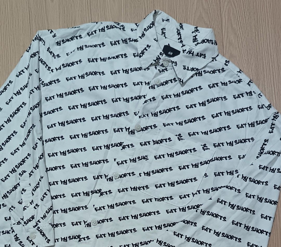 H&M X THE SIMPSONS AOP POLO BUTTON DOWN LONGSLEEVE (Category: Tshirts & Polo Shirts ) located in Cavite. Submitted by marcuz.lifestyle (Listing ID 1467411196, Image 3). Description: WIDTH:23.5 LENGTH:29 FIT TO LARGE EXCELLENT CONDITION NO ISSUE COLOR RATE:9.8/10 MOP:GCASH DELIVERY COURIER:JNT LOCATION:IMUS CAVITE.