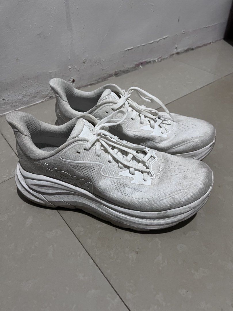 Hoka Bondi 9 (Category: Sneakers) located in Manila. Submitted by ptlnezz (Listing ID 1467415651, Image 2). Description: Authentic Hoka Bondi 9 from AUS Good for running & training Only used thrice SIZE: US 9.5 / EU 42.5 Price: 9k(Negotiable) Original price: 12k Rfs: Dili na magamit & Change Hobby Pm / Comment if interested .