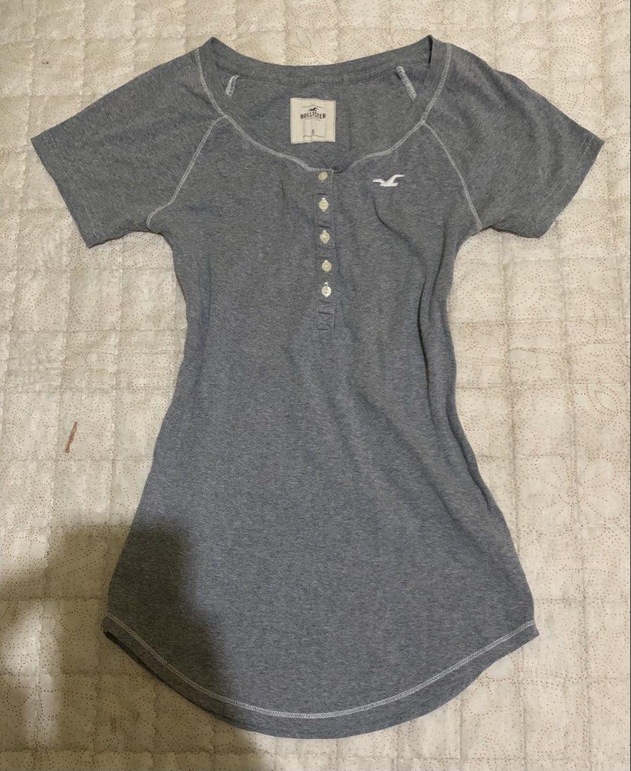Hollister y2k blouse (Category: Blouses) located in Lapu Lapu. Submitted by kimthrift1976 (Listing ID 1467527434, Image 1). Description: Size small Issue see photo last minimal Very good condition .
