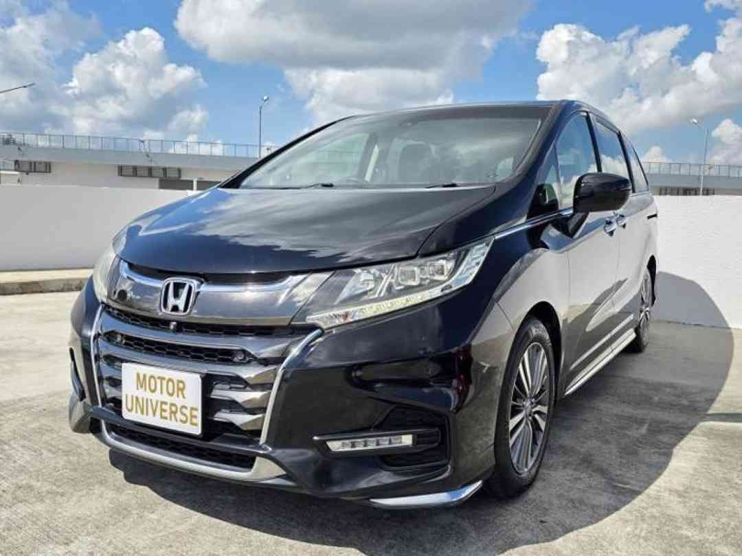 Honda Odyssey 2.4 EXV-S NAVI [MY15] (A) (Category: Used Cars) located in Singapore. Submitted by motoruniverse (Listing ID 1455690114, Image 2). Description: Showroom: CARRO CENTER 60 JALAN LAM HUAT #04-37/38 CARRO CENTER Singapore 737869 Strong and reliable Honda Odyssey suitable for fetching more passengers! Well maintained by previous owner! 100% Loan Approval! 100% in house loan and bank loan available, call now and arrange viewing with us to