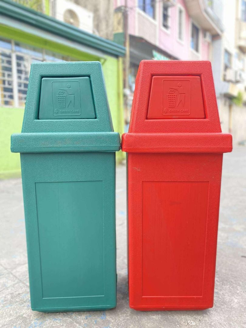 HOODED BIN TRASH BIN (Category: Industrial Equipment) located in Caloocan City. Submitted by epicdragon.cf8b55 (Listing ID 1467372315, Image 3). Description: Hooded Bin Trash Bin.