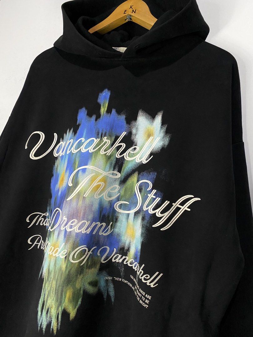 HOODIE JACKET (Category: Hoodies) located in Jaen. Submitted by oshimamark58418 (Listing ID 1467455995, Image 3). Description: - Brand: Vancarhell - Item: Hoodie Jacket - Color: Black - Size: XL to 2XL (Tagged L, manual measurement 25x28, fits oversized) - Design: Artistic floral graphic with typography on the front and stylish lettering on the back - Condition: Good pre-loved condition, comfortable fabric - Ideal for casual streetwear and everyd