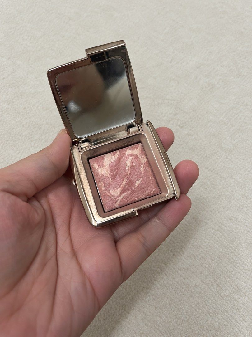 Hourglass Ambient Lighting Blush Mini (Mood Exposure) (Category: Makeup) located in Cagayan de Oro. Submitted by simplydecluttering_makeup (Listing ID 1467578989, Image 1). Description: - Brand: Hourglass - Product: Ambient Lighting Blush - Shade: Mood Exposure - Packaging: Metallic rose gold compact with built-in mirror - Condition: Gently used - Performance: Excellent color payoff and smooth application.