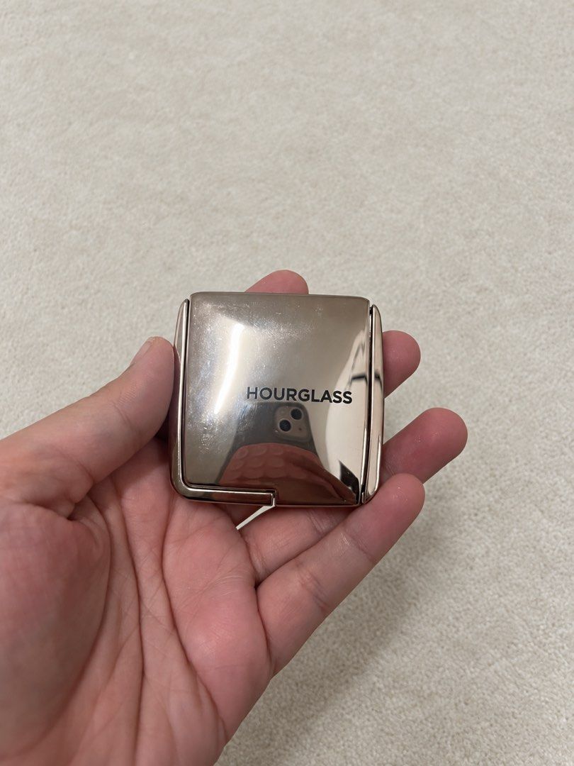 Hourglass Ambient Lighting Blush Mini (Mood Exposure) (Category: Makeup) located in Cagayan de Oro. Submitted by simplydecluttering_makeup (Listing ID 1467578989, Image 2). Description: - Brand: Hourglass - Product: Ambient Lighting Blush - Shade: Mood Exposure - Packaging: Metallic rose gold compact with built-in mirror - Condition: Gently used - Performance: Excellent color payoff and smooth application.