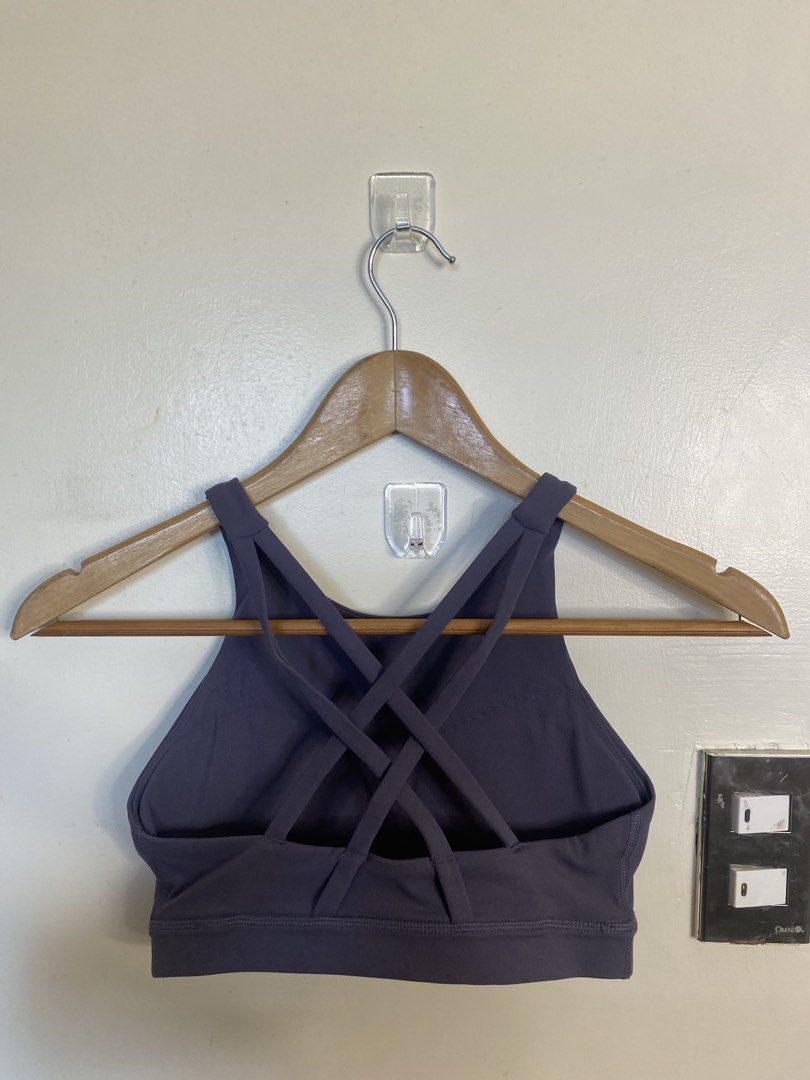 HQ halter padded S sale10 (Category: Activewear) located in Baguio. Submitted by buyforless_2600 (Listing ID 1467388183, Image 2). Description: .