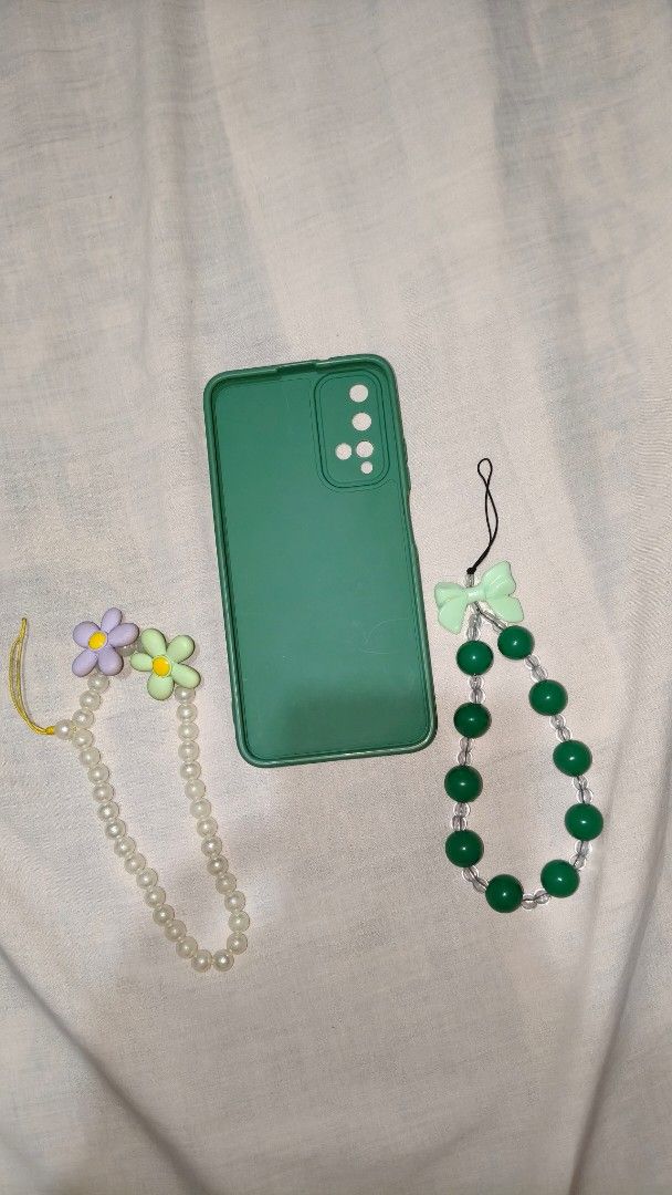 Huawei Nova 5t phone case & phone charm (Category: Cases & Sleeves) located in Quezon City. Submitted by morningstar_52 (Listing ID 1467407685, Image 1). Description: has no major flaws phone charms= 90 pesos each take all phone case & phone charms for 199 pesos only.
