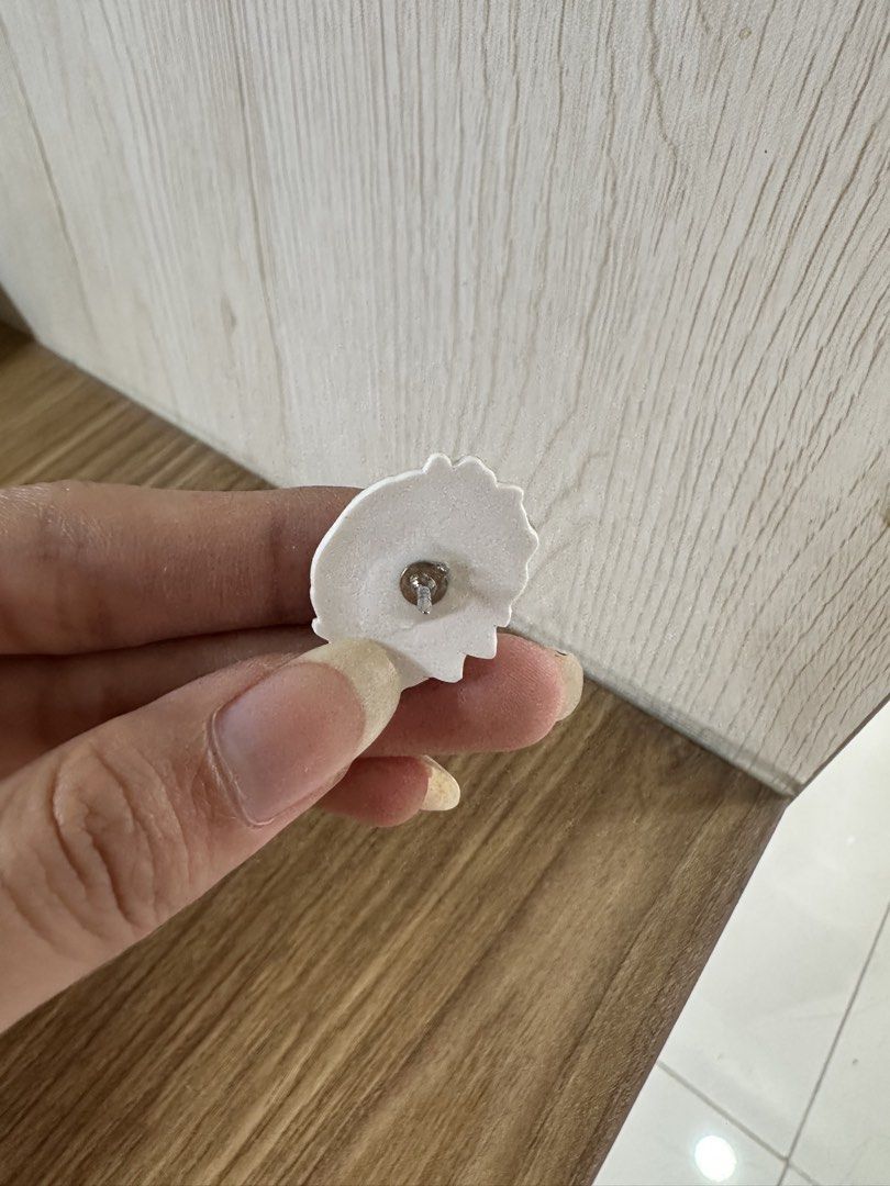 HxH Killua brooch/ pin (Category: Brooches) located in Manila. Submitted by goddessfinds (Listing ID 1467385917, Image 2). Description: Bought at a cosplay con. Barely used The back pin is missing :c .