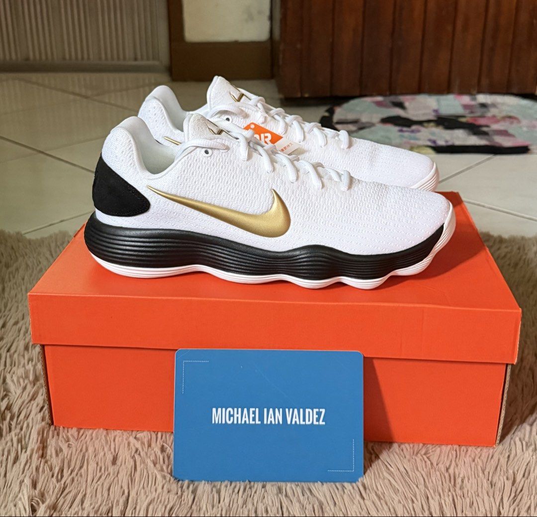 Hyperdunk Low 2017 “White Metallic Gold Black” (Category: Sneakers) located in Cavite. Submitted by miv.snkrs (Listing ID 1467388051, Image 1). Description: WTS!! Hyperdunk Low 2017 “White Metallic Gold Black” Size 8 | 8.5 | 9 | 9.5 | 10 | 10.5. | 11 Men’s Bnew and local release 3,500 each (Below srp 7,595) Imus Cavite 📍 PM if interested 📩.