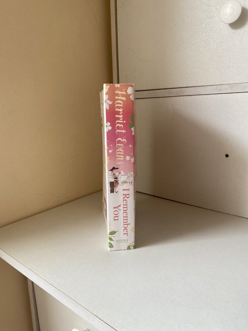 I remember you by Harriet Evans (Category: Storybooks) located in Taguig. Submitted by herbookishavenueph (Listing ID 1467393344, Image 2). Description: I REMEMBER YOU 📖 by Harriet Evans 🤎 ♡ Price: ₱69 ONLY ⭐ Goodreads Rating: 3.51/5 Some love stories never really leave us. Between old friendships, first love, and unexpected new beginnings, sometimes the hardest part is figuring out where your heart truly belongs. ♡ ୨୧ GENRE ♡ Chick Lit ♡ Roman