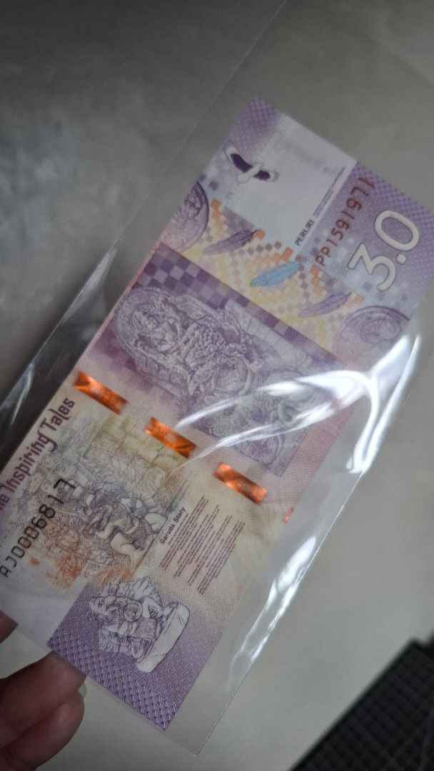 Indonesia Rupiah Test Note 3.0 - Javan Hawk Eagle (Category: Currency) located in Quezon City. Submitted by arkiv.ph (Listing ID 1467469573, Image 3). Description: Indonesia Test Note 3.0 Peruri The Inspiring Tales series. Features Javan Hawk Eagle on the front and Statue of Wisnu Kencana Garuda Story on the back. Holographic security strips and serial number AJ0006817 included. Stored inside a protective plastic sleeve. Clean condition, zero fol