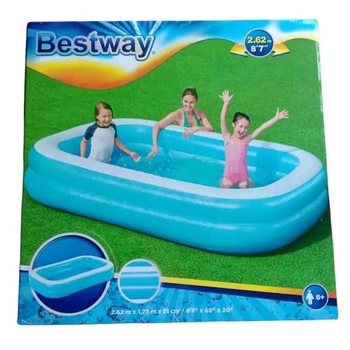 Inflatable swimming pool (Category: Everything Else Others) located in Manila. Submitted by lyfrancois14 (Listing ID 1467523895, Image 1). Description: medium 1450 large 1900 electric air pump 280.