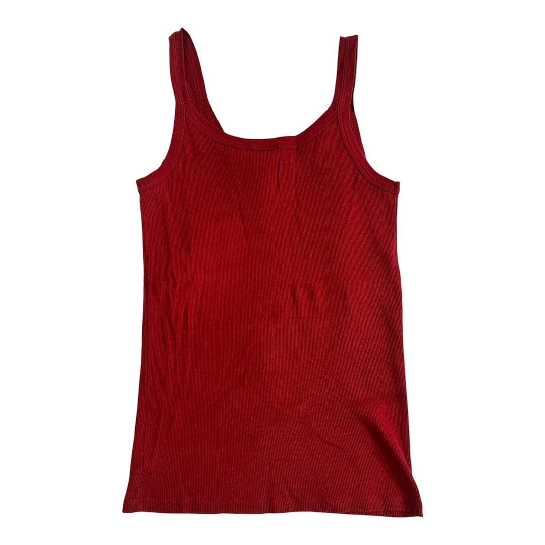 INTIMISSIMI RED RIBBED TANK TOP (Category: Sleeveless) located in Cagayan de Oro. Submitted by thelastzipper (Listing ID 1467438803, Image 2). Description: - Brand: Intimissimi - Color: Red - Style: Scoop neck, classic fit ribbed tank top - Material: Stretchy, comfortable cotton - Versatile basic for layering or everyday wear GCASH PAYMENT ONLY SHIPPING VIA J&T FROM CDO.