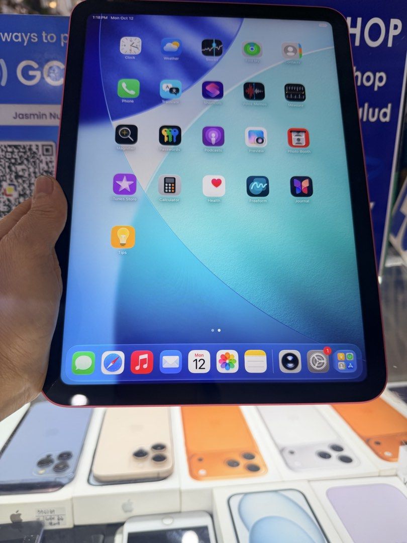 ipad 11th gen 128gb good as new (Category: iPad) located in Manila. Submitted by nuludjasmi59028 (Listing ID 1467423751, Image 2). Description: ipad 11th gen 128gb Good as new 100% battery health No issue no dents.