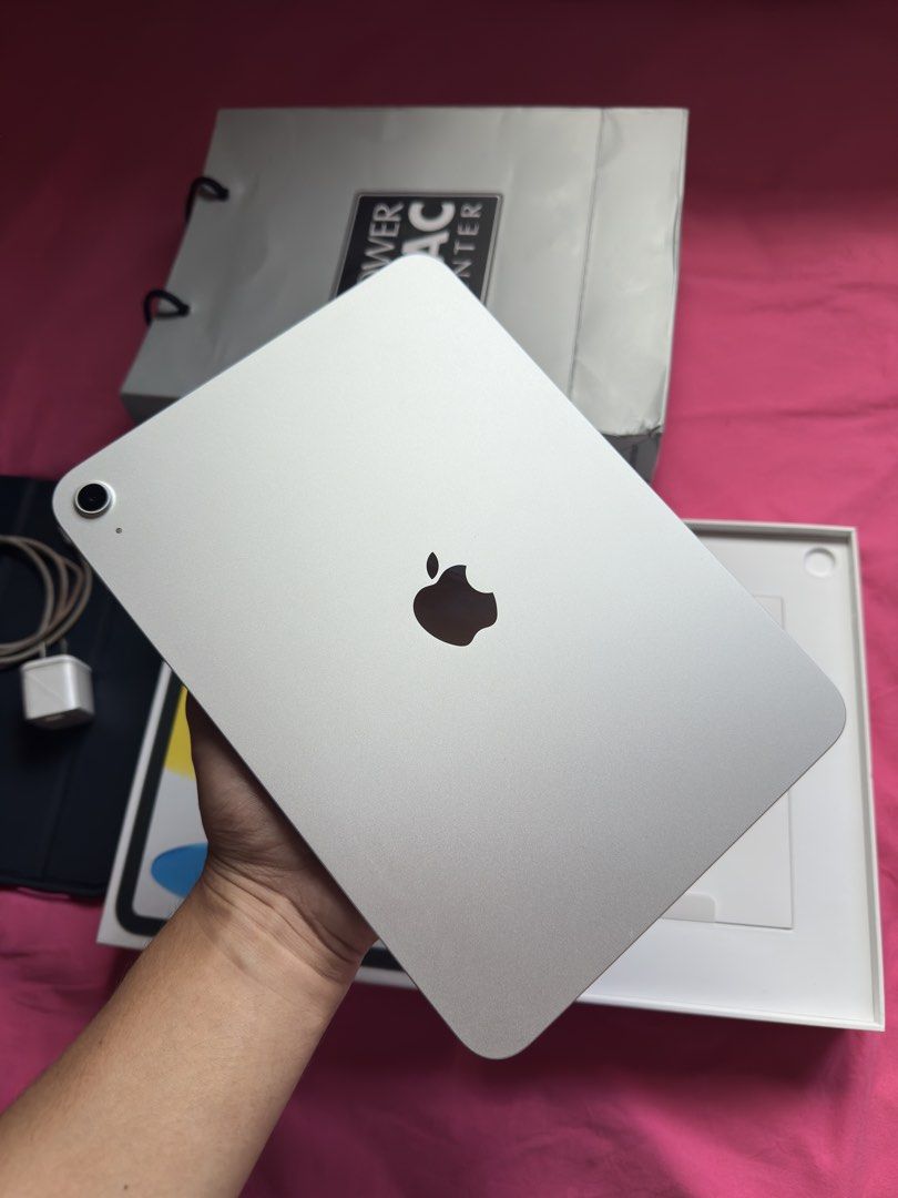 Ipad A16 11th Gen (128 GB) Silver (Category: iPad) located in Cavite. Submitted by densansae (Listing ID 1467404364, Image 2). Description: FS: Ipad A16 11th Gen (128 GB ) Silver ₱22,990 No Issue / All working Power Mac Purchased Under Warranty Until December, 2026 🔋 94% Batthealth • 194 Cycle Count Only ✅Finger Print Working * Inclusions: Original box and Connector / Magentic Case and Adopter MOP 💰Gcash, Bank, Cash Meet up or Pick up Pm me .