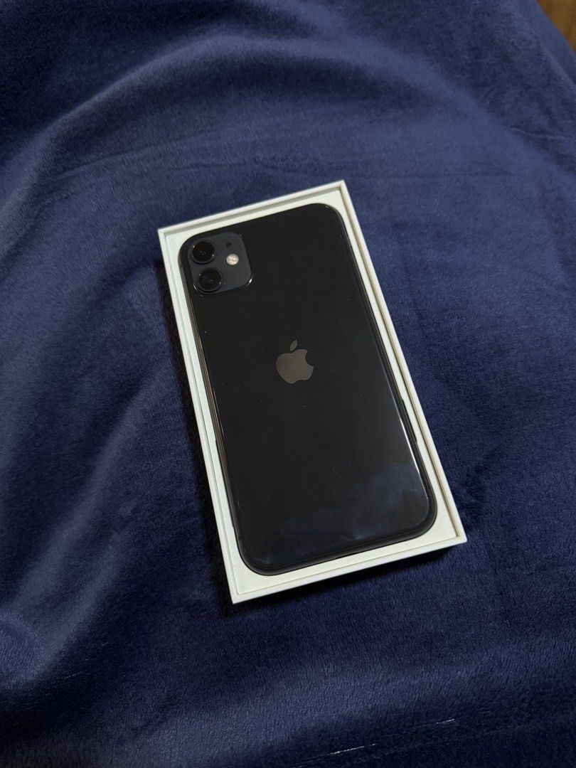 Iphone 11 128Gb (Category: iPhone 11 Series) located in Cainta. Submitted by veronicasdeclutter (Listing ID 1467404067, Image 1). Description: - 128gb - Battery Health (80%) - with box and usb charger w original receipt .