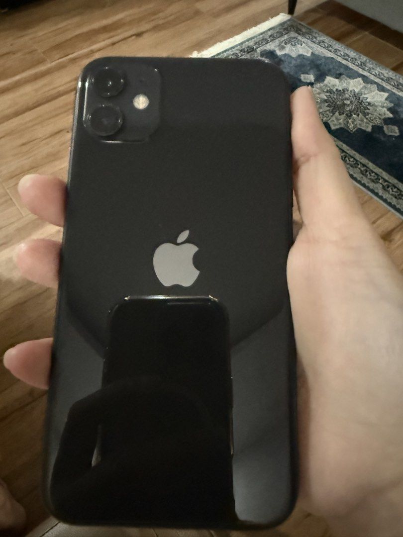 iPhone 11 (Category: iPhone 11 Series) located in Santa Rosa. Submitted by bumfinds (Listing ID 1467389627, Image 1). Description: - Model: Apple iPhone 11 - Storage: 128GB - Color: Black - Condition: 8/10 (Pre-loved, well-kept) - Display: Clear screen, ready for new user setup - Meetup Location: Solenad, Nuvali, Sta. Rosa, Laguna.