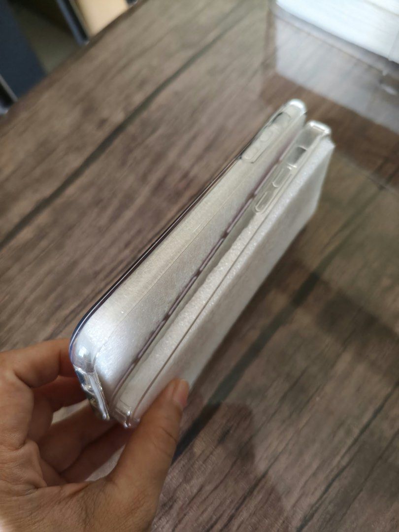 Iphone 11 cases (Category: Cases & Sleeves) located in Pasig City. Submitted by fashion.for.less (Listing ID 1467367042, Image 2). Description: RFS: decluttering.