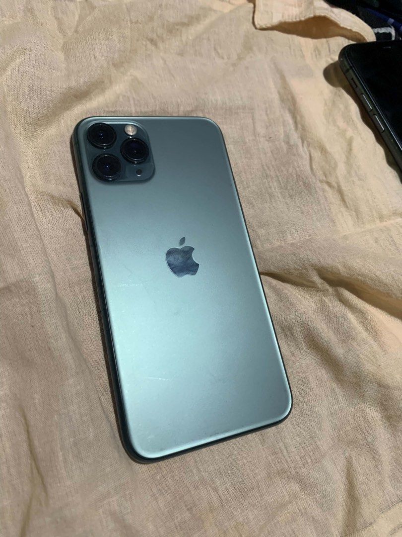 IPHONE 11 PRO RUSH SALE‼️ (Category: iPhone 11 Series) located in Manila. Submitted by angelo2900 (Listing ID 1467565364, Image 1). Description: no history repair and no issues. Makunat pa batt tumatagal pa ng 4-5hrs gamit since pro.
