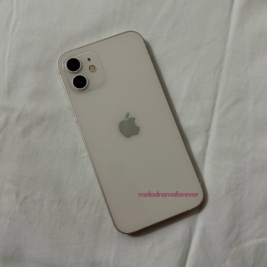 iPhone 12 256gb (Category: iPhone 12 Series) located in San Antonio. Submitted by melodramaforever (Listing ID 1467478428, Image 2). Description: iPhone 12 256gb White Updated to iOS 27.0.1 With signs of usage (paint chips and scratches only, no dents) With newly installed tempered glass No history of repair No SIM restrictions Battery health 65% (original battery) Unit only, no box RFS: upgrading ⭐️ Will reset the phone before shipping it out ⭐️
