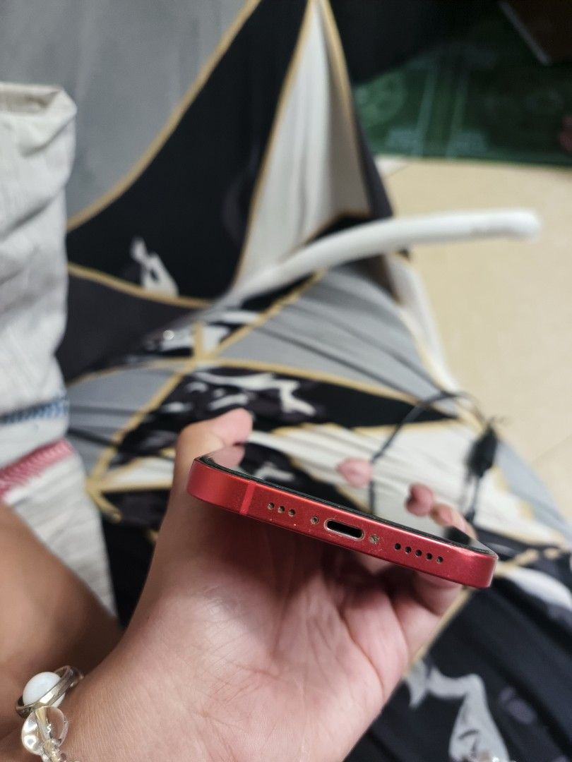 Iphone 12 64gb (Category: iPhone 12 Series) located in Quezon City. Submitted by happyshark_49959f (Listing ID 1467426465, Image 3). Description: no issue signs of use Factory Unlocked All Original 75% battery health no history of repair.
