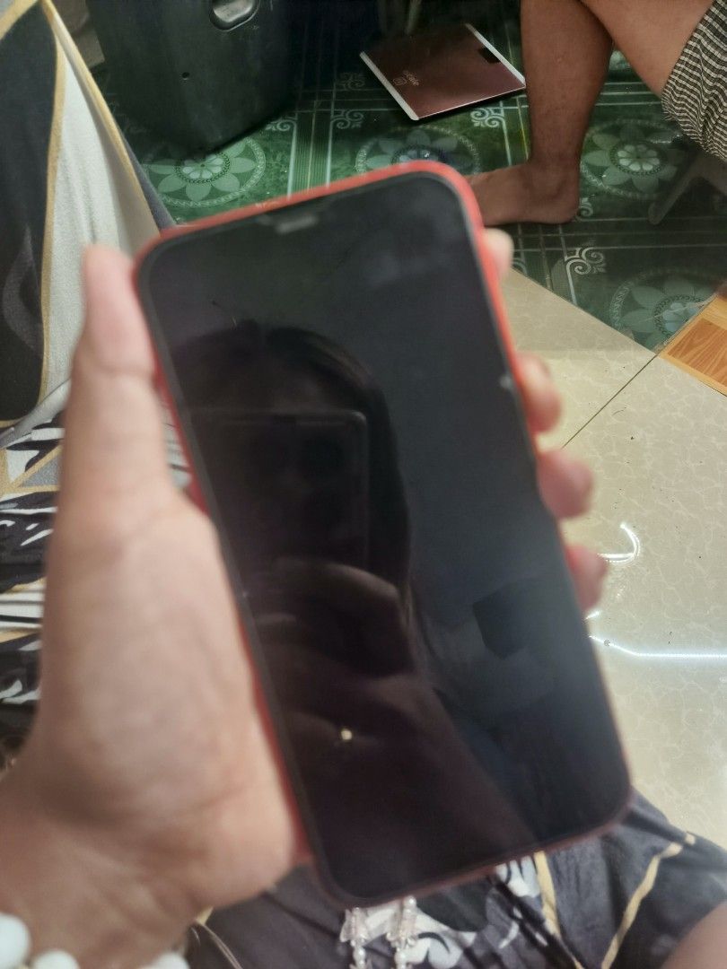 Iphone 12 64gb (Category: iPhone 12 Series) located in Quezon City. Submitted by happyshark_49959f (Listing ID 1467426465, Image 2). Description: no issue signs of use Factory Unlocked All Original 75% battery health no history of repair.