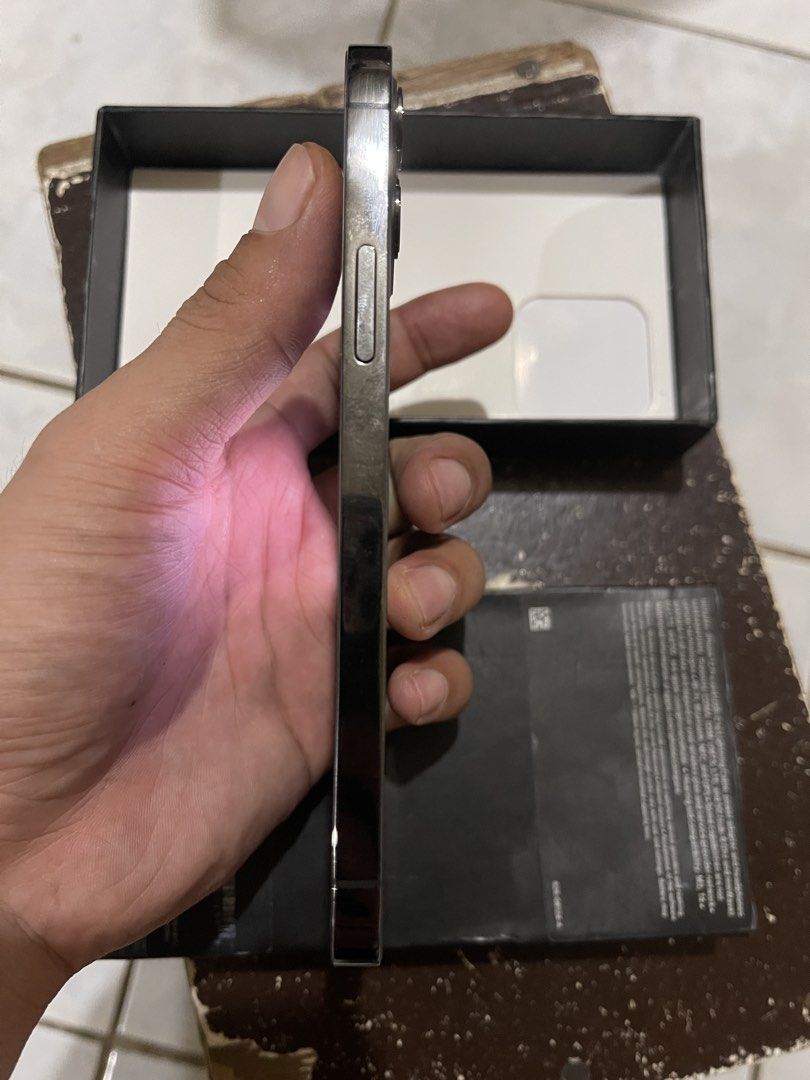 iphone 12 pro 128gb (Category: iPhone 12 Series) located in Manila. Submitted by silentphoenix.e00c40 (Listing ID 1467524551, Image 3). Description: for sale ! iphone 12 pro 128gb truetone working face id working anysim nyc approved 100bh(boosted) Inclusion unit/box/case,charger.