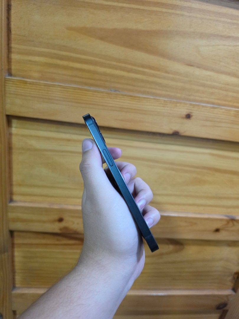 iPhone 13 128gb | Midnight | Openline (Category: iPhone 13 Series) located in Mandaluyong City. Submitted by fliptech.co (Listing ID 1467602735, Image 3). Description: 15,990 iPhone 13, Midnight Quick Specs: Variant: ZP/A Variant (Local Variant) Color: Midnight Capacity: 128gb Networking Restriction: Openline Battery Health: 75% Face ID: Working Truetone: Working Condition: Good, with signs of use Inclusions: Unit, box, and case only Location: Ma