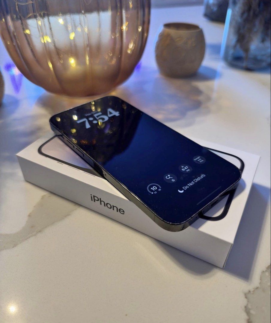 Iphone 14 Pro Max 256 Gb (Category: iPhone 14 Series) located in Quezon City. Submitted by theorbweaver (Listing ID 1467538124, Image 2). Description: Openline 75% BH Cracked Back glass only issue, everything works. 7500 firm Makati.