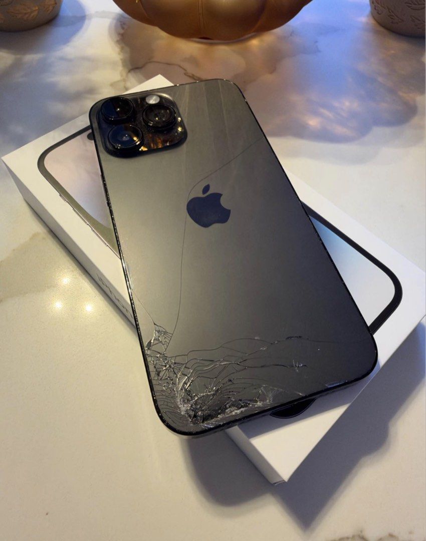 Iphone 14 Pro Max 256 Gb (Category: iPhone 14 Series) located in Quezon City. Submitted by theorbweaver (Listing ID 1467538124, Image 1). Description: Openline 75% BH Cracked Back glass only issue, everything works. 7500 firm Makati.