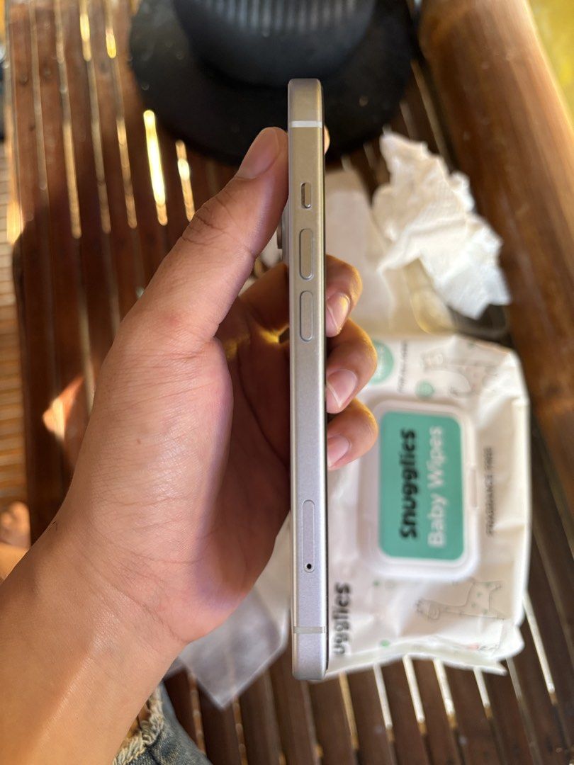 iPhone 15 (Category: iPhone 15 Series) located in Malolos. Submitted by manahanaj58 (Listing ID 1467453069, Image 3). Description: iPhone 15 128 gb, no scratches/dents and all .check all u want walang issue. Rfs nag upgrade na sa iphone 17. slightly nego.