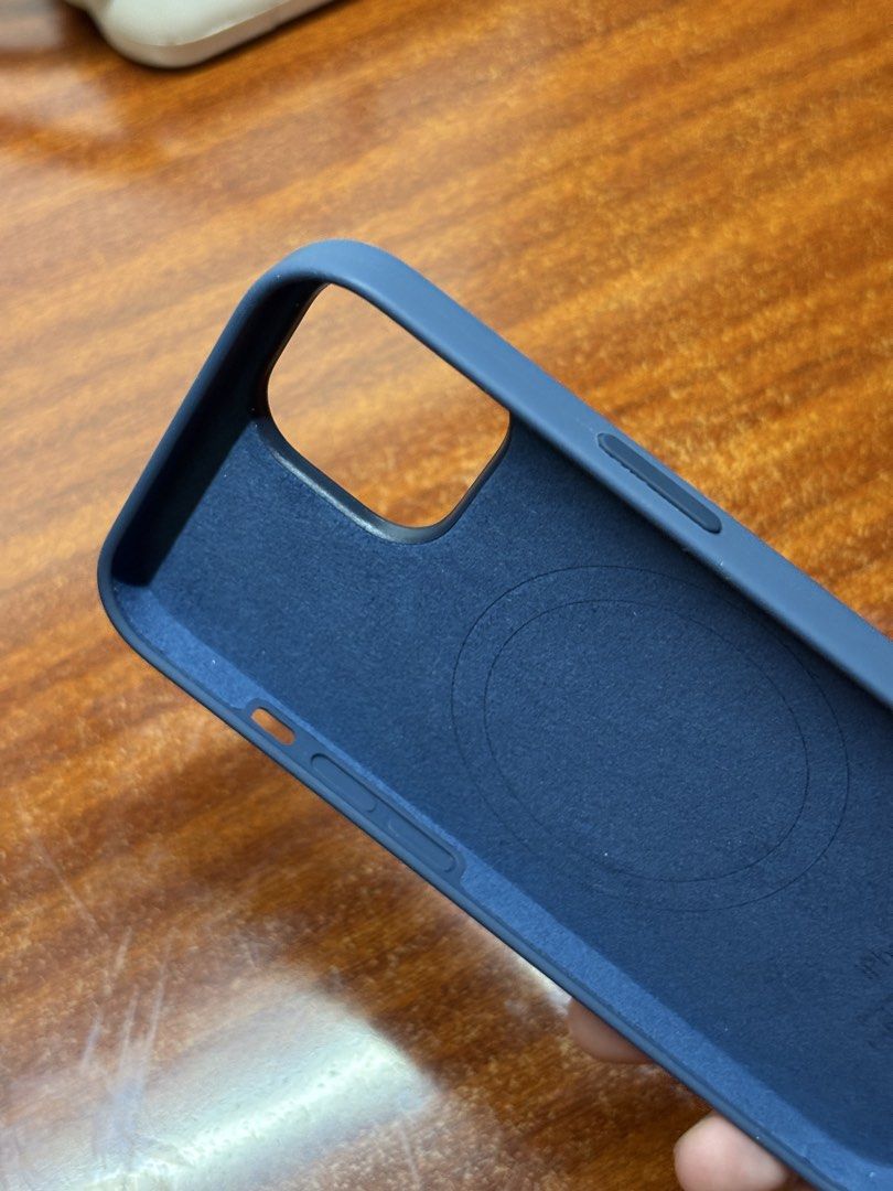 iPhone 15 Apple Silicone (Category: Cases & Sleeves) located in Quezon City. Submitted by jeff.declutters (Listing ID 1467368489, Image 2). Description: iPhone 15 only ➜ All sides covered ➜ Magsafe compatible; with animation effect ➜ Class A Apple Silicone Case.