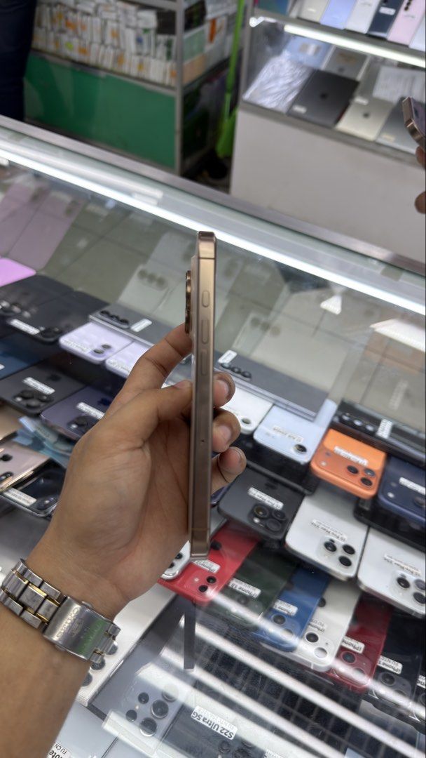 iPhone 16 Pro 256gb 93% BH Smart Locked (Category: Other Gadgets) located in Manila. Submitted by carimgadgets (Listing ID 1467533175, Image 2). Description: .