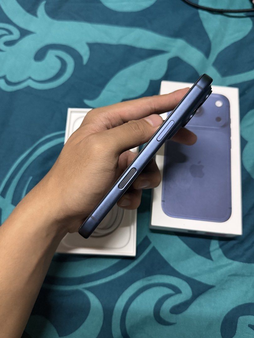iPhone 17 pro (brandnew condition) (Category: iPhone 17 Series) located in Manila. Submitted by candelario59716 (Listing ID 1467375294, Image 2). Description: iPhone 17 Pro deep blue 256GB 100% battery health 7 cycle count BRANDNEW CONDITION Openline✅ Complete✅ No issue Can give 1 week personal warranty Moneyback guaranteed pag fake 📍pasig city Open for meetups Shipping available nationwide.