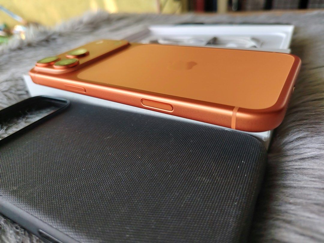 iPhone 17 Pro Max 256GB Globe/TM/Gomo (Category: iPhone 17 Series) located in Antipolo. Submitted by lowkeygadget (Listing ID 1465799769, Image 3). Description: AVAILABLE FOR SALE OR SWAP ‼️ iPhone 17 Pro Max 256GB Globelocked 🔋 100% Battery health 🔌 59 cycle count Warranty until May 2027 PHP 64,990 Slight negotiable Swapping value is higher ✅ Complete original standard package ✅ Guaranteed no functionality issue ✅ 99% Smoothness no dents ✅ Fre