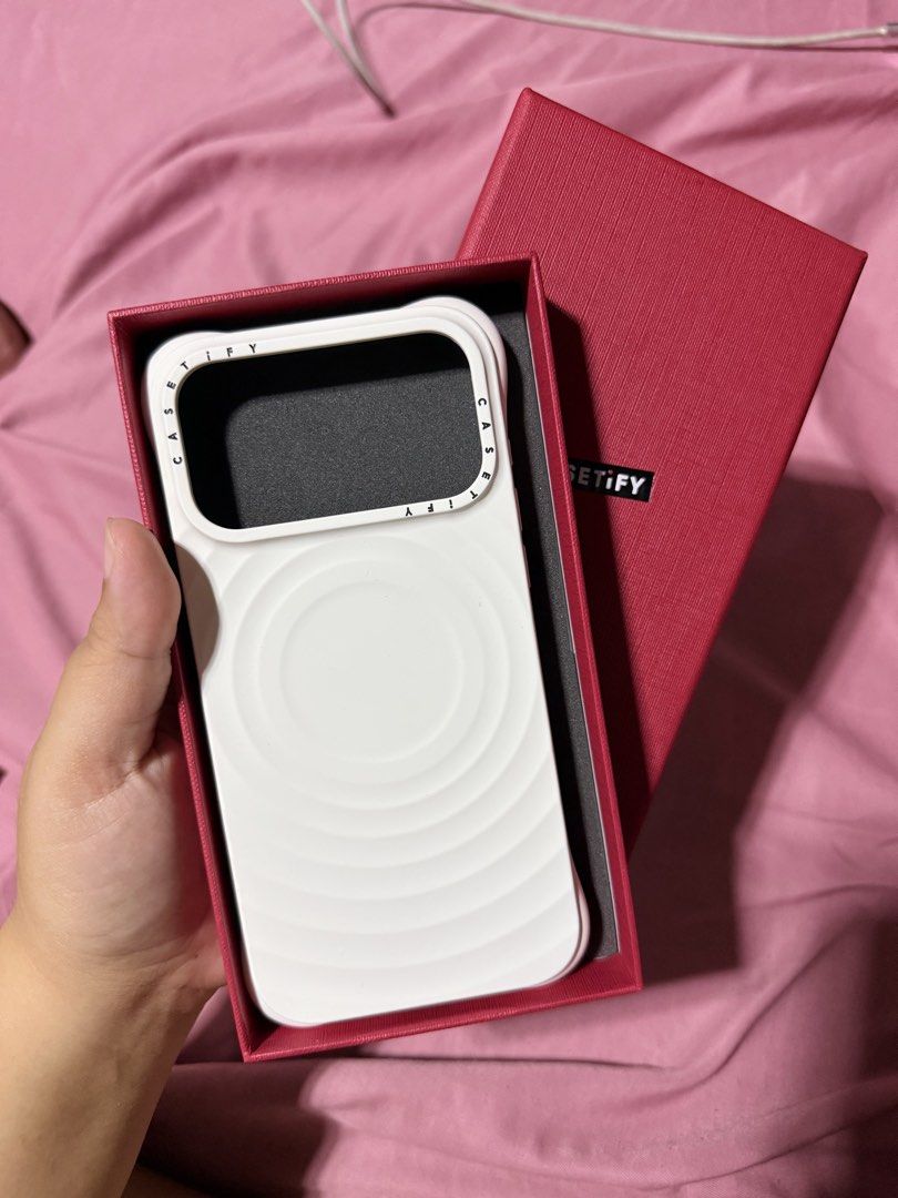 iPhone 17 Pro Max – Casetify White Ripple Case (Category: Cases & Sleeves) located in Dasmarinas. Submitted by andrae03 (Listing ID 1467529632, Image 1). Description: .