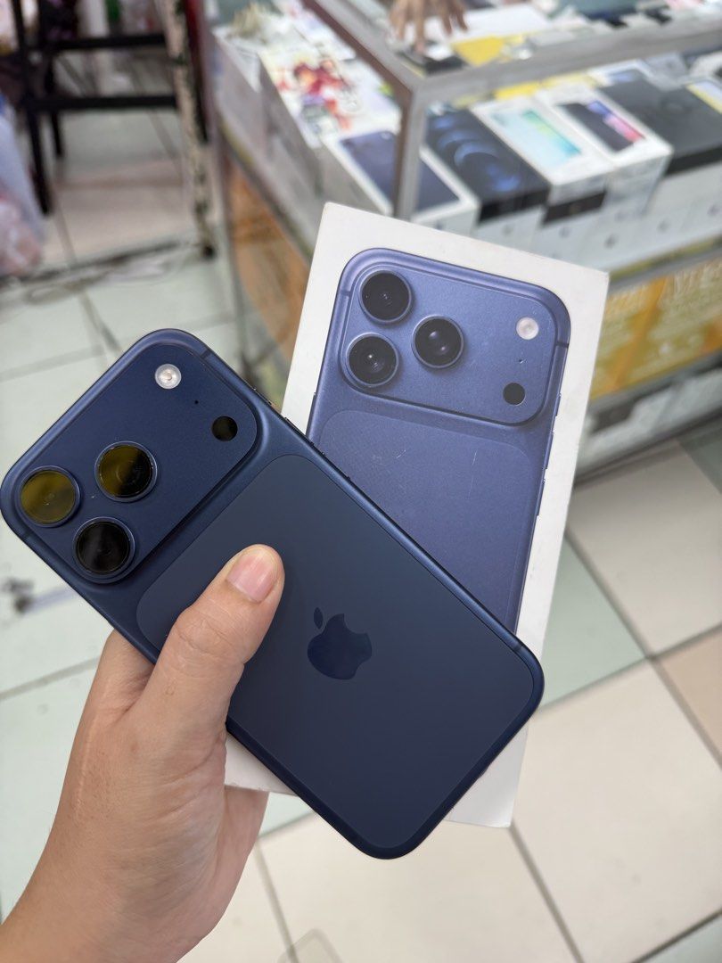 Iphone 17pro (Category: iPhone 17 Series) located in San Juan City. Submitted by ace_gadgethub (Listing ID 1467495607, Image 1). Description: Iphone 17pro 256gb Us variant( Sim lock ) wifi use only 100 Batt.