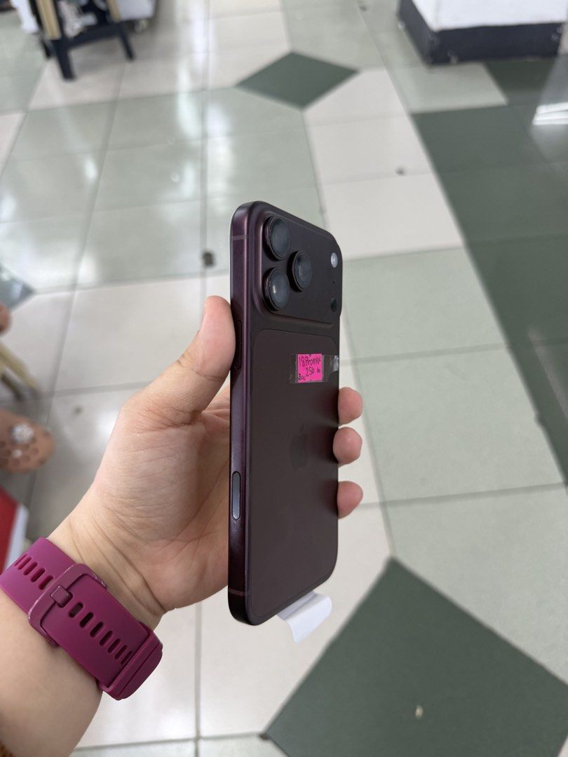 Iphone 18 Pro Max 256gb 100% BH FU No issue All working (Category: iPhone 18 Series) located in San Juan City. Submitted by javedsgadgetshop (Listing ID 1467368203, Image 3). Description: INSTALLMENT OPTIONS : SPAY LATER / GGIVES / CREDIT CARD / SKYRO / HOMECREDIT (BRANDNEW) WE BUY AND SELL SO PWEDE MAGBINTA OR SWAP ! Quick Specs : 💵 Iphone 18promax •256gb •HK Variant •100% batt health •Factory Unlock •99% Smoothness •No hidden issue | No Repair