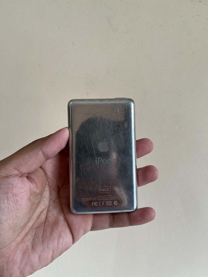 Ipod classic 5th gen (Category: Portable Music Players) located in Quezon City. Submitted by all_about_retro (Listing ID 1467481811, Image 2). Description: Ipod classic 5th gen 30gb Tested Good board Issue: dead battery, hdd, lcd burn Good for parts, repair or mod Pickup.
