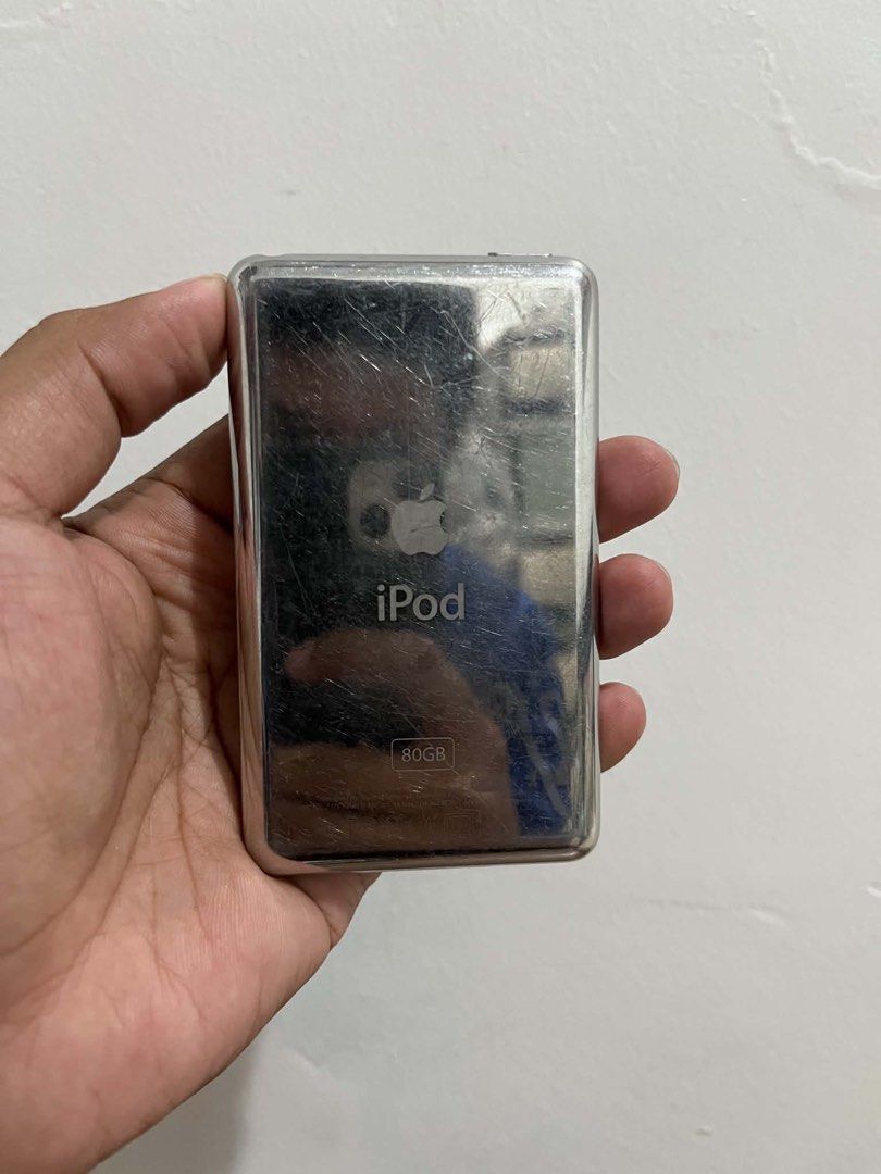 Ipod classic 6th gen (Category: Portable Music Players) located in Quezon City. Submitted by all_about_retro (Listing ID 1467500498, Image 2). Description: Ipod classic 6th gen 80gb Tested Good lcd Issue: dead battery, hdd Good for parts, repair or mod Pickup.
