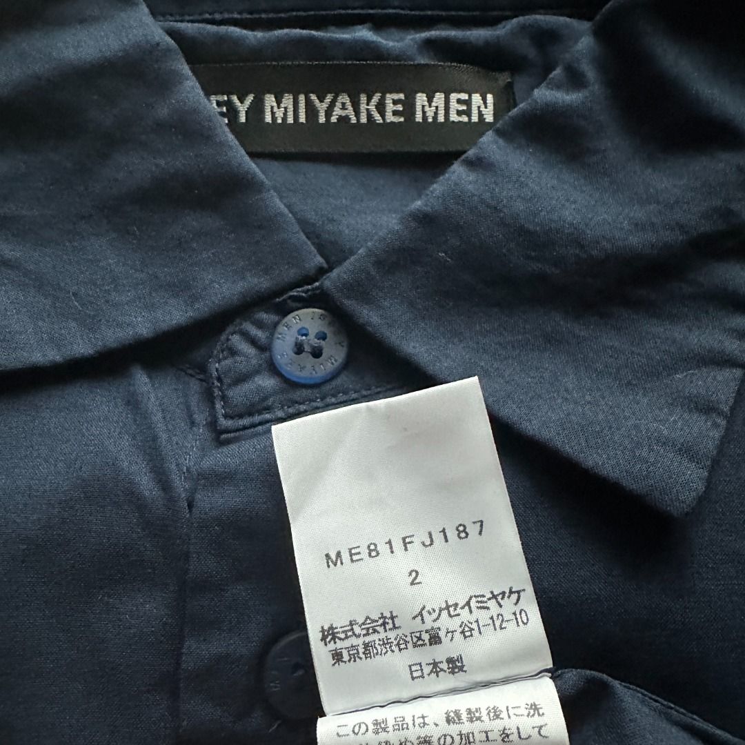ISSEY MIYAKI MEN Bondage Detail Button-down LS (Category: Formal Shirts) located in Mandaluyong City. Submitted by yohjivangarcons (Listing ID 1467466840, Image 3). Description: Jap size 2 = S to M.