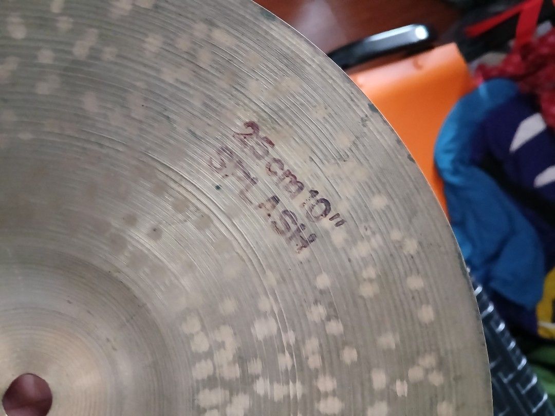 Istanbul Agop Pre-Split 10-inch Paper Thin Splash Cymbal (Category: Musical Instruments) located in Manila. Submitted by hondaesi41 (Listing ID 1467478186, Image 3). Description: - Rare 10-inch (25cm) paper thin splash cymbal - Authentically handmade in Turkey by master makers Mehmet and Agop - Features authentic green logo stamp and artisan signatures near the bell - Classic all-over hammered finish for a rich, warm tone price:7.5k fixed q.c are