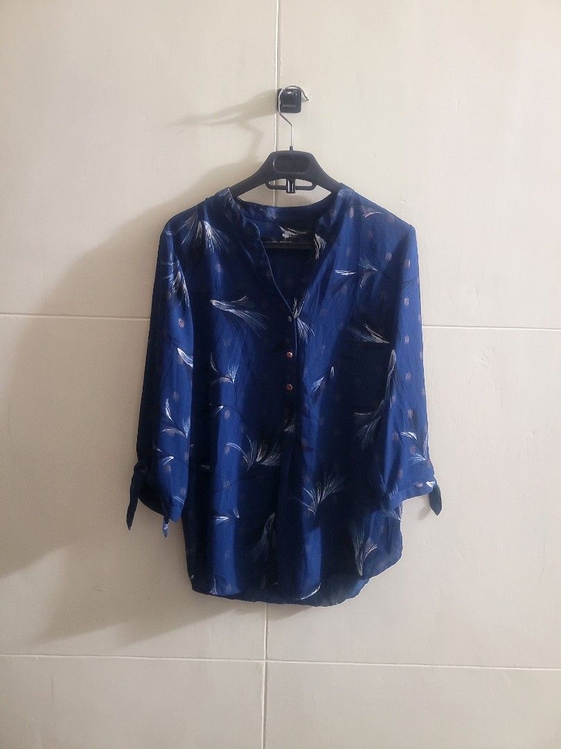 Ivanka Trump Tpp. As new (Category: Blouses) located in Los Banos. Submitted by lopecruz (Listing ID 1467462143, Image 1). Description: 19"armpit laid flat 24"length S-M no flaws like new.