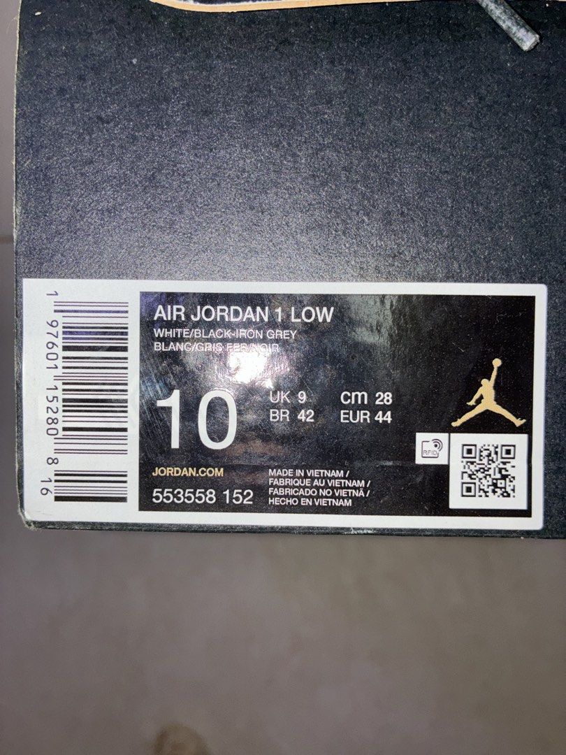 J1 Low Iron Grey (Category: Shoe inserts & accessories) located in Manila. Submitted by marcraphael (Listing ID 1467423994, Image 2). Description: With box Need cleaning lang onti Unli check 100% original Rfs: need funds Issue: may gusot lang onti sa bandang toe gawa ng masyadong malaki sakin ang size nasa pic itsura and medyo nabura onti yung logo sa loob ng shoes kakasuot Size 10 US Size 9 UK Loc: mnl/pasay/makati for meet ups Can do lalamove (