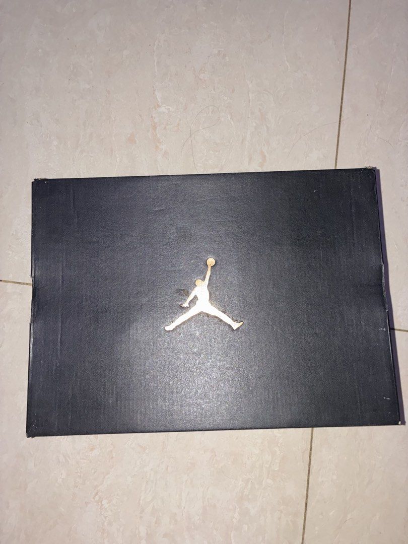 J1 Low Iron Grey (Category: Shoe inserts & accessories) located in Manila. Submitted by marcraphael (Listing ID 1467423994, Image 1). Description: With box Need cleaning lang onti Unli check 100% original Rfs: need funds Issue: may gusot lang onti sa bandang toe gawa ng masyadong malaki sakin ang size nasa pic itsura and medyo nabura onti yung logo sa loob ng shoes kakasuot Size 10 US Size 9 UK Loc: mnl/pasay/makati for meet ups Can do lalamove (